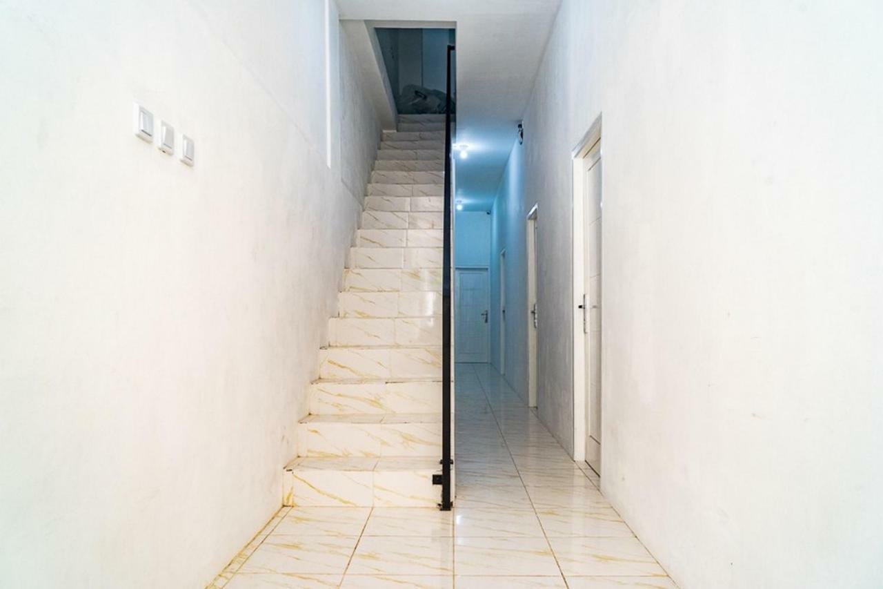 Reddoorz Near Tarumanagara University Jakarta Exterior photo